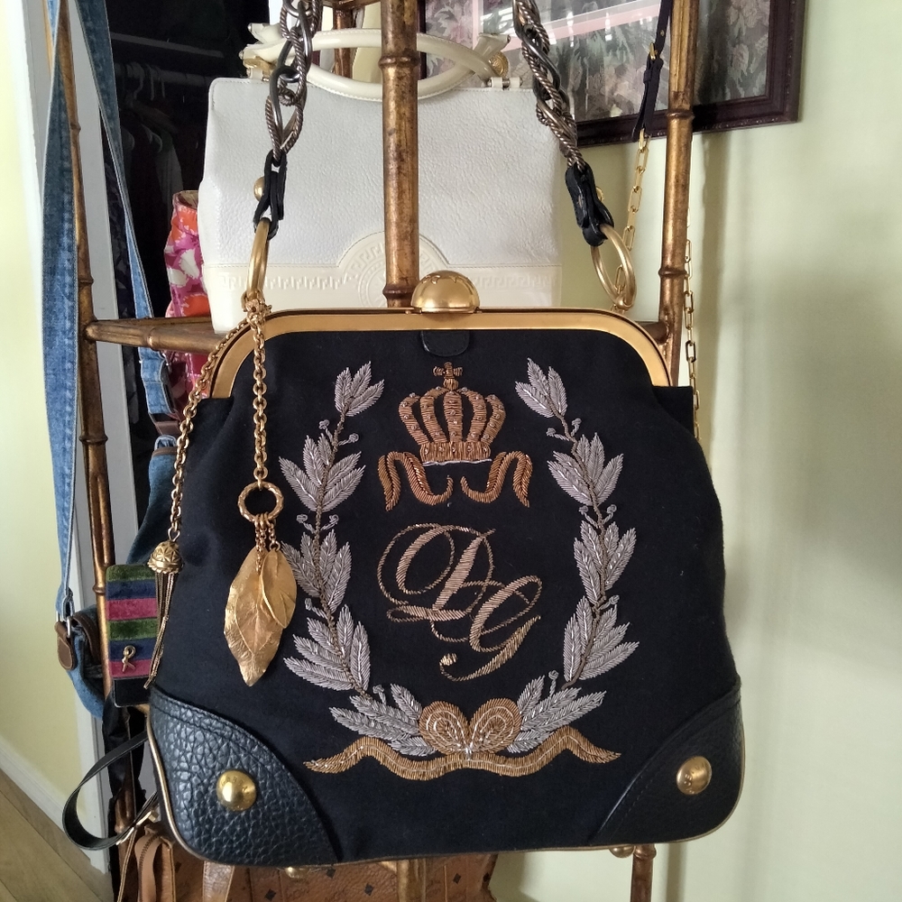 Dolce & Gabbana Embroidered bag ❤️